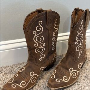 Ariat Kids Brown Boots with Cream Swirl Design